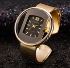Montre-bracelet de luxe dorée pour femme