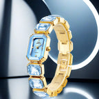 Montre-bracelet carrée dorée avec diamants pour femme