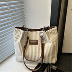 Sac cabas femme avec chaîne et détails en cuir travail