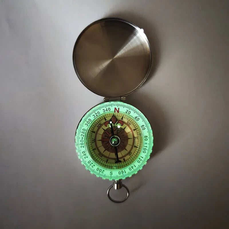 Brújula con Luz Nocturna y Regla de Navegación