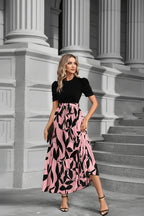 Robe élégante de bureau en dentelle à taille ajustée