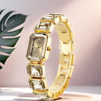 Montre-bracelet carrée dorée avec diamants pour femme
